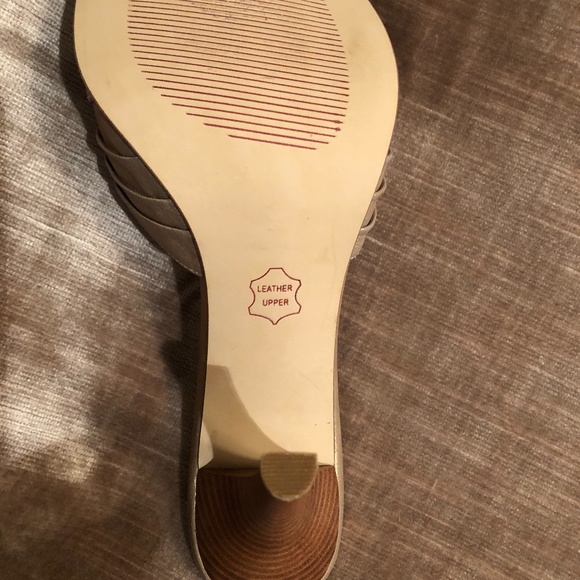 Steve Madden Mystie Gold Leather Slide Sandals - Picture 9 of 13